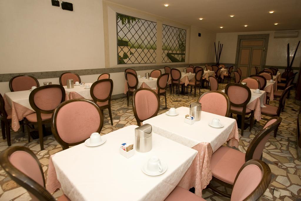 Hotel Domus Aventina โรม ภายนอก รูปภาพ